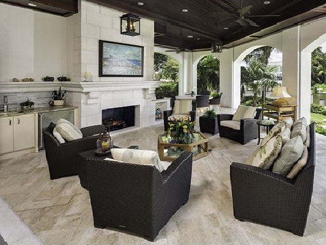 Custom Outdoor Kitchens